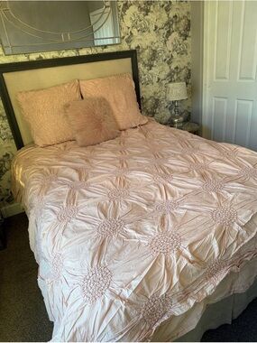 Nordstrom at Home Blush Pink Tufted Floral Comforter Set